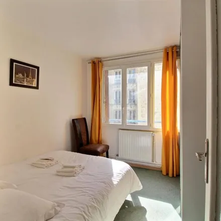 Image 6 - 64 Rue Marguerite de Rochechouart, 75009 Paris, France - Apartment for rent