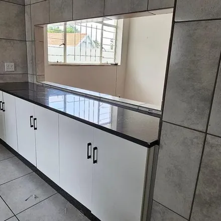 Rent this 5 bed apartment on unnamed road in Parktown North, Rosebank