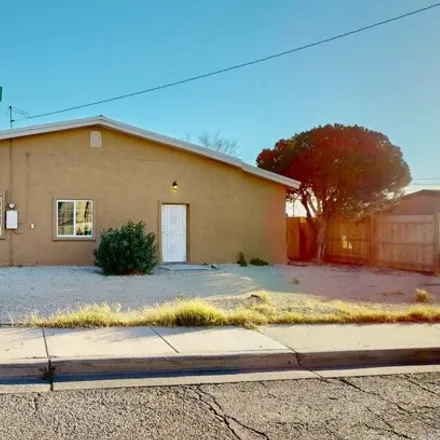 Image 2 - 478 Fir Avenue, Las Cruces, NM 88001, USA - House for sale