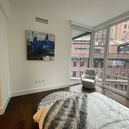 Rent this 2 bed apartment on Winstar Building in 685 3rd Avenue, New York