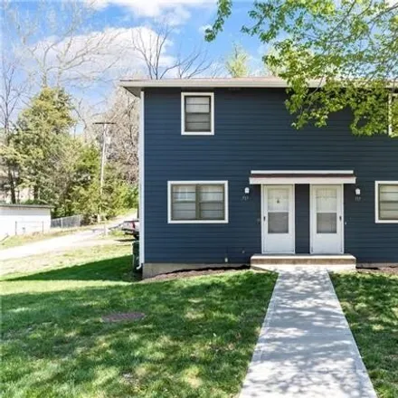 Buy this studio house on 586 Olive Street in Leavenworth, KS 66048