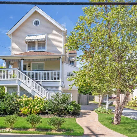 Image 1 - 32 Riverdale Avenue, Monmouth Beach, Monmouth County, NJ 07750, USA - House for sale