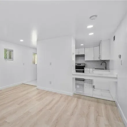 Image 2 - 2246 Duane Street, Los Angeles, CA 90039, USA - House for rent