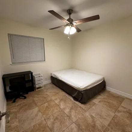 Rent this 1 bed room on 825 Vinecrest Lane in Richardson, TX 75080