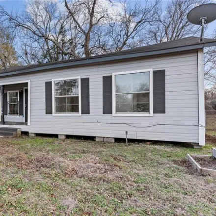 Buy this 2 bed house on 1649 Hollywood Avenue in Fairfield, Shreveport