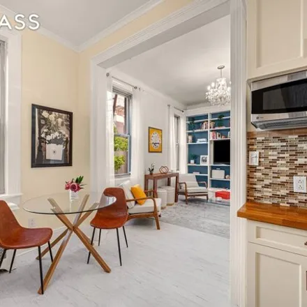 Image 4 - 231 West 21st Street, New York, NY 10011, USA - Townhouse for sale