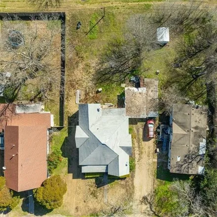 Image 3 - 848 East Limestone Street, Mart, McLennan County, TX 76664, USA - House for sale