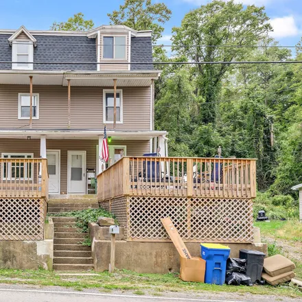 Buy this studio townhouse on 1129 Cly Road in Cly, Newberry Township