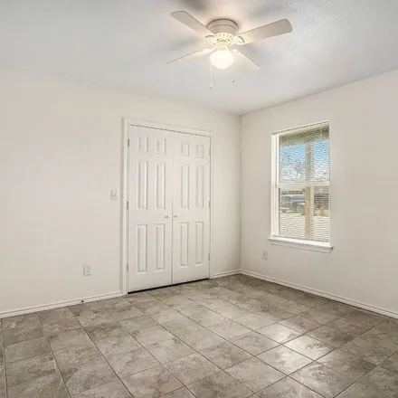 Rent this 3 bed apartment on 1020 County Road 1106 in Rio Vista, Johnson County