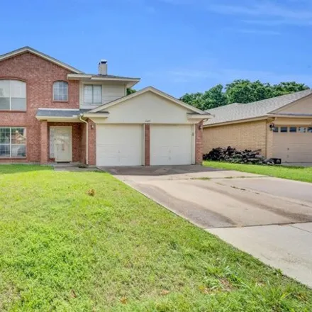 Buy this 3 bed house on 5173 Trailhead Drive in Arlington, TX 76013