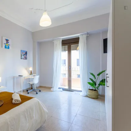 Rent this 7 bed room on Carrer d'Honorat Juan in 16, 46007 Valencia