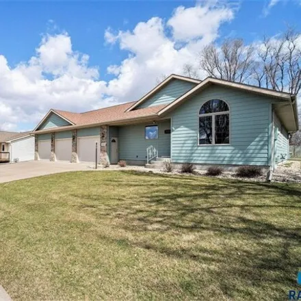 Buy this 3 bed house on 968 South Charlotte Avenue in Sioux Falls, SD 57103