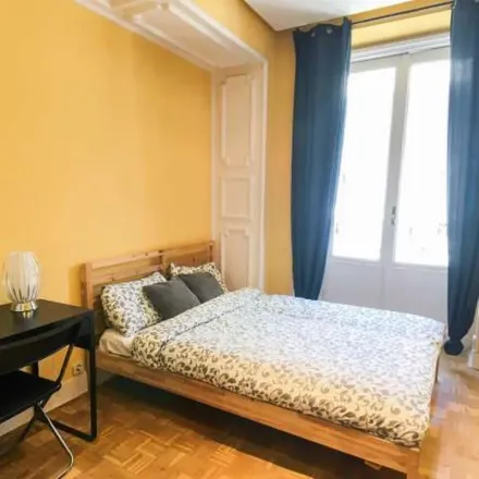Rent this 1 bed apartment on Iglesia del Colegio Sagrado Corazón in Calle de los Mancebos, 28005 Madrid