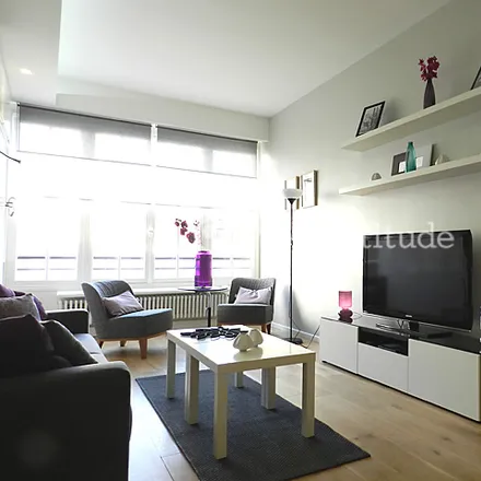 Image 5 - 8 Rue Jean Mermoz, 75008 Paris, France - Apartment for rent