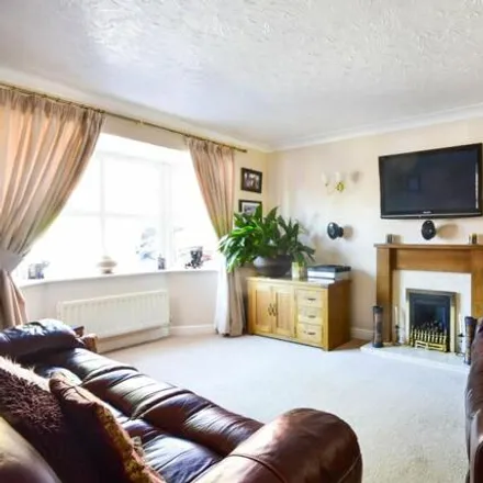 Image 3 - Gullick Way, Chasetown, WS7 1FH, United Kingdom - House for sale