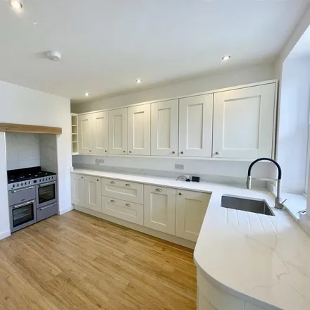Image 3 - Wharfe View Road, Ilkley, LS29 8DX, United Kingdom - Townhouse for rent