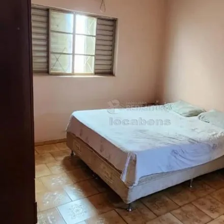 Buy this 3 bed house on Rua Capitão Lindolfo Guimarães Correa in Jardim Novo Mundo, São José do Rio Preto - SP