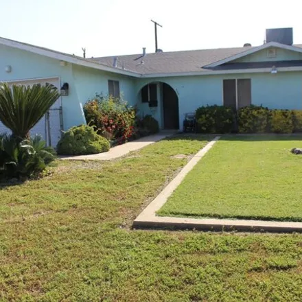 Buy this 3 bed house on 553 Glenn Avenue in Exeter, CA 93221