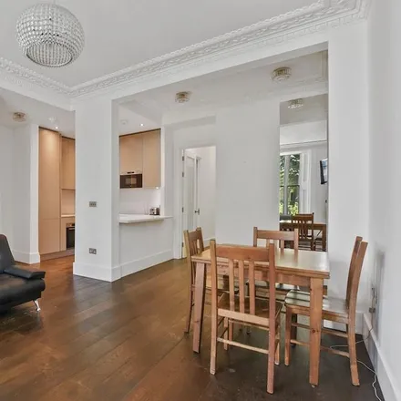 Rent this 3 bed apartment on 70 Inverness Terrace in London, W2 3LD