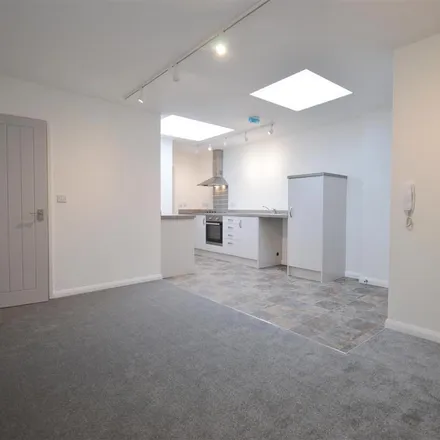 Image 4 - John Scarlett Davis, High Street, Leominster, HR6 8LZ, United Kingdom - Apartment for rent