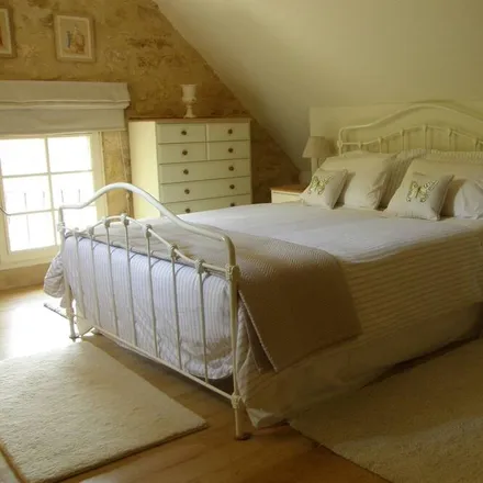 Rent this 1 bed townhouse on 24370 Sainte-Mondane