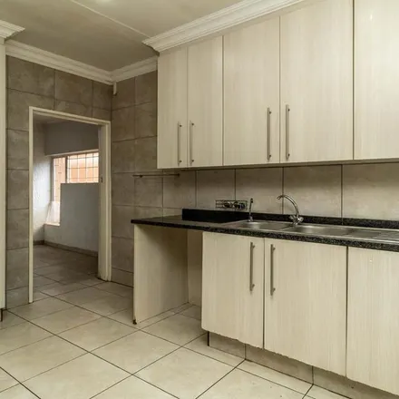 Image 9 - 12th Street, Greymont, Johannesburg, 2001, South Africa - Apartment for rent