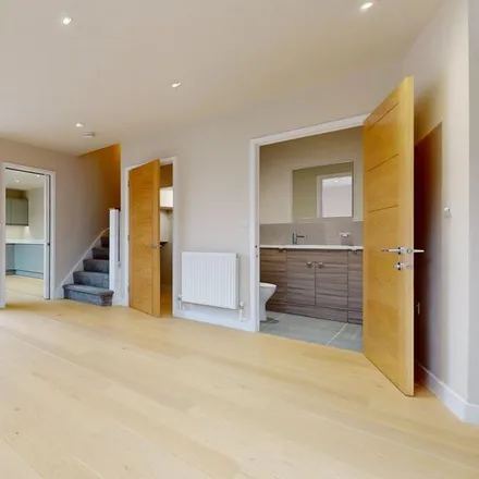 Rent this 2 bed apartment on 11 Boston Gardens in London, W7 2AN