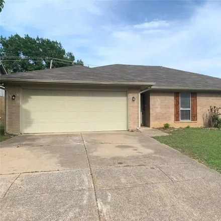 Rent this 3 bed house on 2219 Lavon Creek Ln in Arlington, Texas