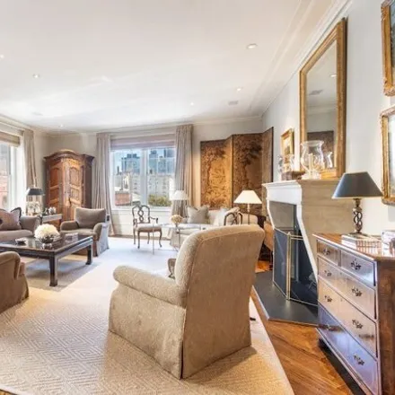 Image 1 - 66 East 66th Street, New York, NY 10065, USA - Apartment for sale