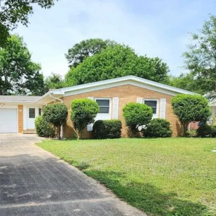 Rent this 3 bed house on Scenic Heights Elementary School in 3801 Cherry Laurel Drive, Pensacola