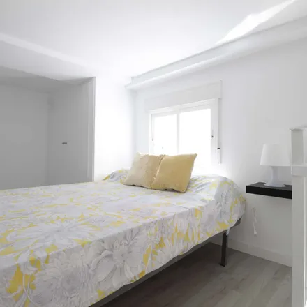 Image 3 - Calle de Santoña, 39, 28026 Madrid, Spain - Apartment for rent