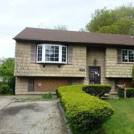 Buy this 5 bed house on 136 Union Avenue in Village of Amityville, NY 11701