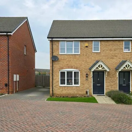 Buy this 3 bed duplex on unnamed road in Northampton, NN3 2DJ