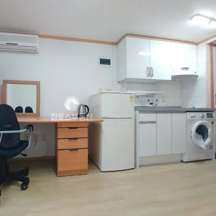 Image 2 - 서울특별시 관악구 봉천동 877-8 - Apartment for rent