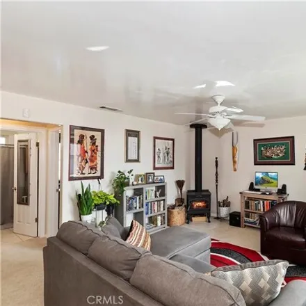 Image 7 - 22619 Grandview Drive, Valley View Park, Crestline, CA 92325, USA - House for sale