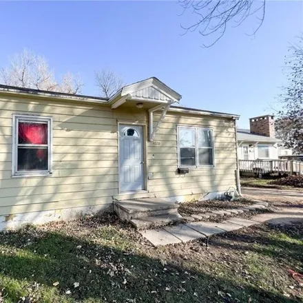 Buy this 2 bed house on 1014 Fredrick Avenue in Worthington, MN 56187