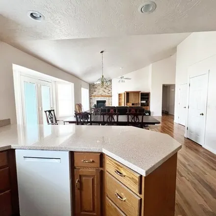 Image 7 - 10614 North Castle Pine Way, Highland, UT 84003, USA - House for sale