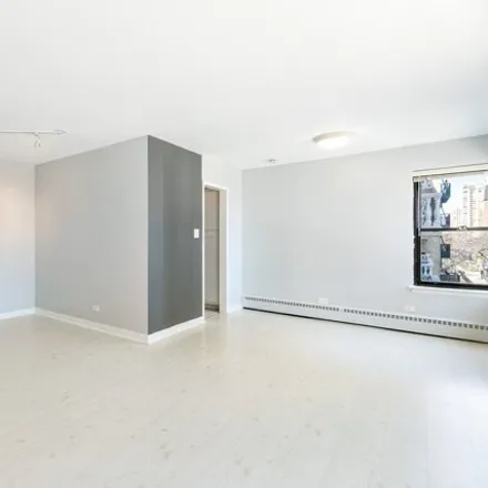 Image 3 - 5858 North Sheridan Road, Chicago, IL 60660, USA - Apartment for rent