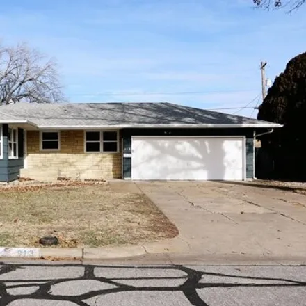 Buy this 3 bed house on 937 Manor Road in Salina, KS 67401