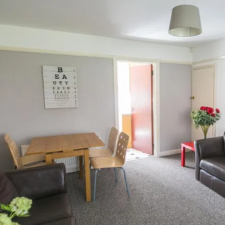 Image 1 - Poole Crescent, Metchley, B17 0PB, United Kingdom - Townhouse for rent