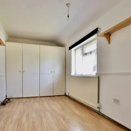Image 7 - 4 Croxley Close, London, BR5 3BS, United Kingdom - Apartment for rent
