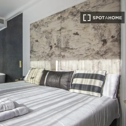 Rent this 1 bed apartment on Calle de la Linterna in 46001 Valencia, Spain