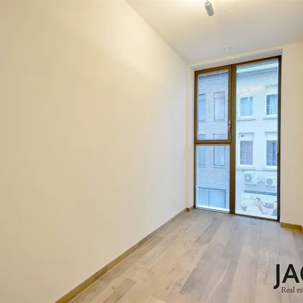 Rent this 1 bed apartment on Amsterdam in Amsterdamstraat, 2000 Antwerp