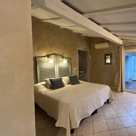 Rent this 6 bed house on La Guilde des Vignerons Cœur de Var in Chemin du Château, 83340 Le Cannet-des-Maures