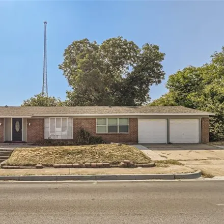 Image 2 - 2712 Evans Avenue, Fort Worth, TX 76104, USA - House for sale