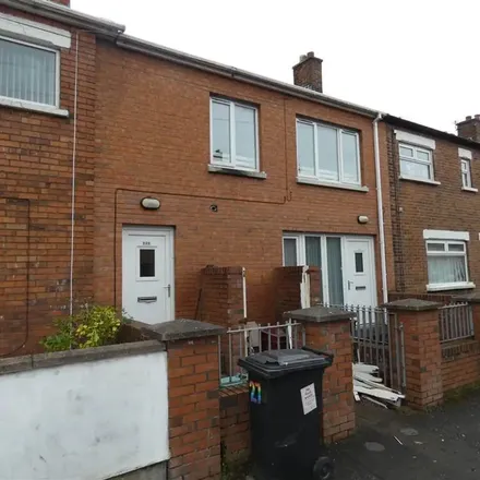Rent this 2 bed apartment on Costcutter in Hyndford Street, Belfast