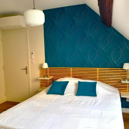 Rent this 1 bed room on 5 Rue de Citeaux in 21190 Meursault, France