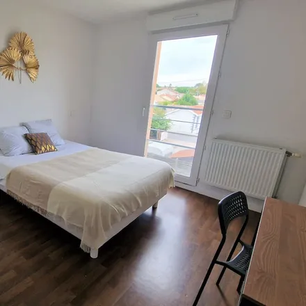 Rent this 1 bed apartment on 33140 Villenave-d'Ornon