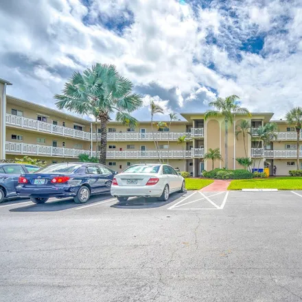 Buy this 2 bed condo on 2602 Garden Drive North in Palm Beach County, FL 33461
