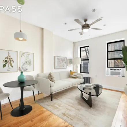Image 7 - 615 1/2 Hudson Street, New York, NY 10014, USA - Apartment for rent